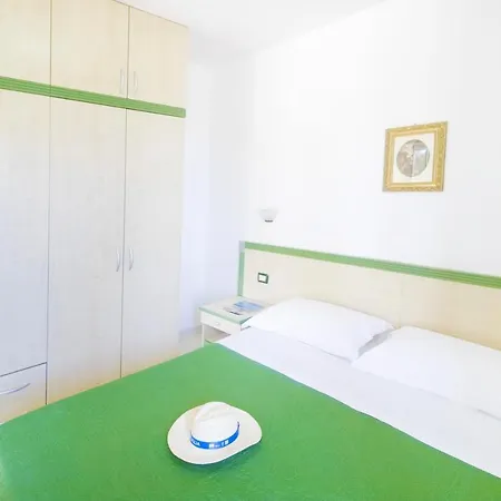 Vaia Apart Otel