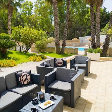 Vaia Aparthotel