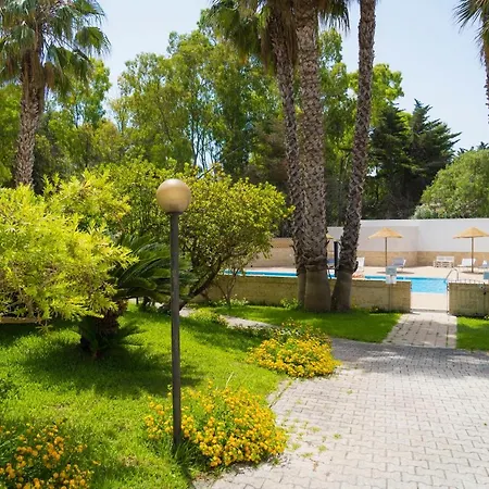 Vaia Aparthotel *
